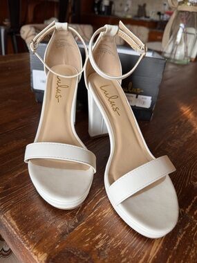 Lulu's Kinsella White Ankle-Strap Block Heel Sandals Size 8